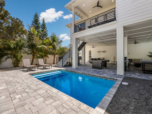 Luxurious Beach House Minutes From The White Sandy Beach!
