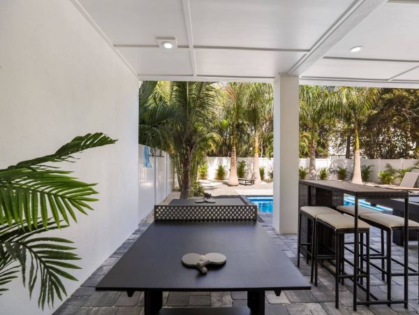 Luxurious Beach House Minutes From The White Sandy Beach!
