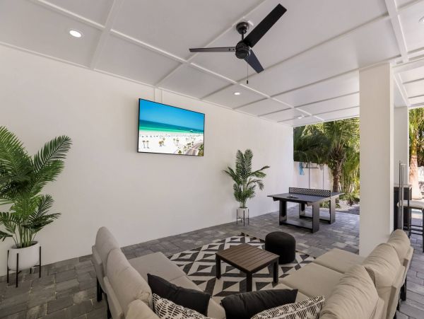 Luxurious Beach House Minutes From The White Sandy Beach!