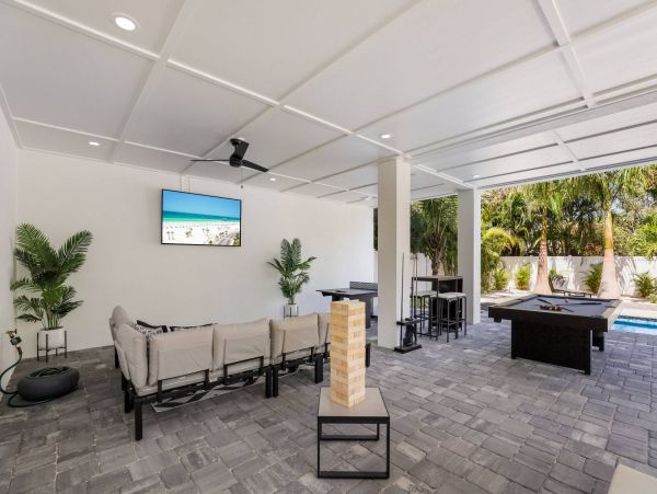 Luxurious Beach House Minutes From The White Sandy Beach!