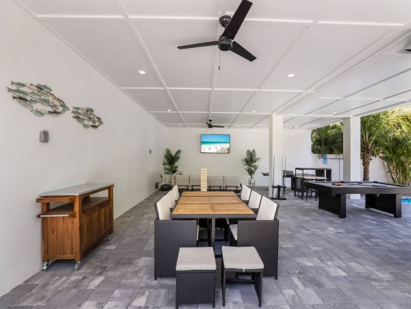 Luxurious Beach House Minutes From The White Sandy Beach!