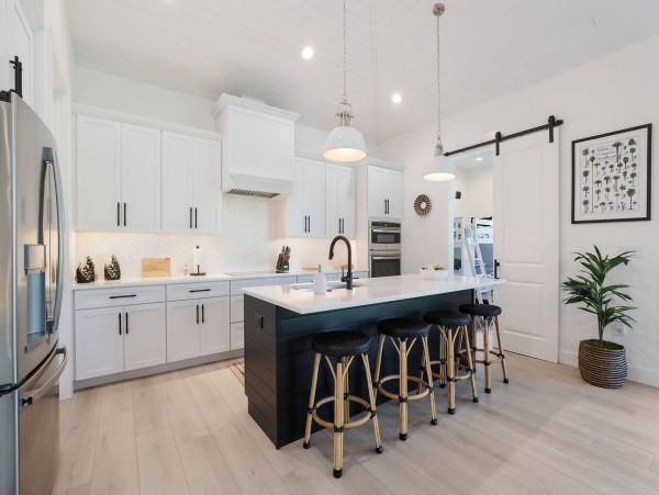 Luxurious Beach House Minutes From The White Sandy Beach!