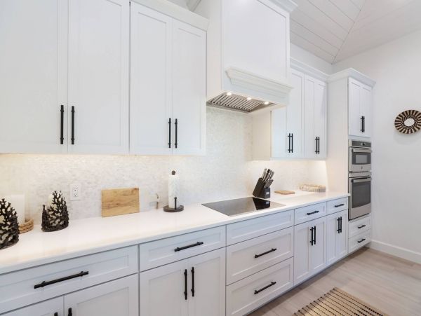 Luxurious Beach House Minutes From The White Sandy Beach!