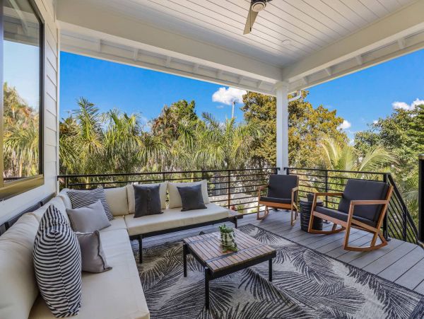 Luxurious Beach House Minutes From The White Sandy Beach!