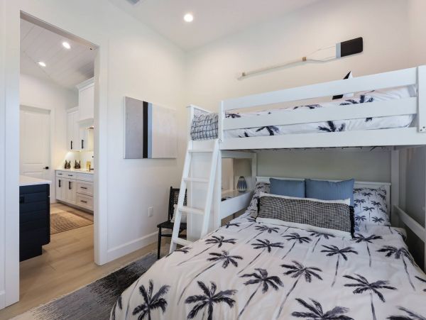Luxurious Beach House Minutes From The White Sandy Beach!
