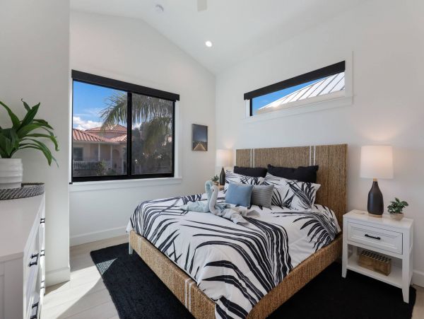 Luxurious Beach House Minutes From The White Sandy Beach!