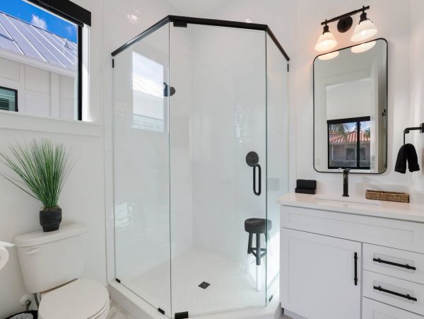 Luxurious Beach House Minutes From The White Sandy Beach!
