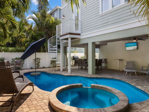 Anna Maria Gorgeous 6 Bedroom Pool Home