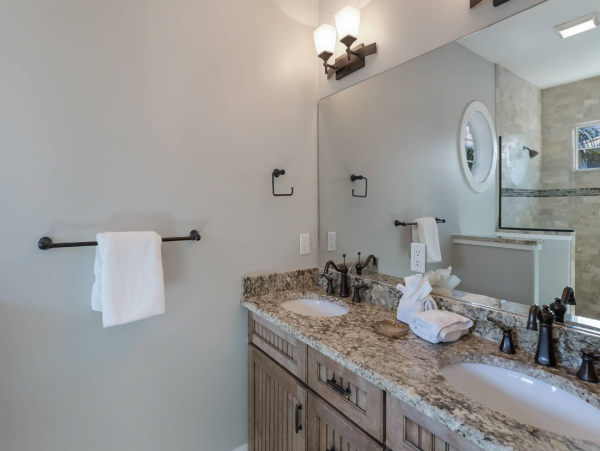 Anna Maria Gorgeous 6 Bedroom Pool Home