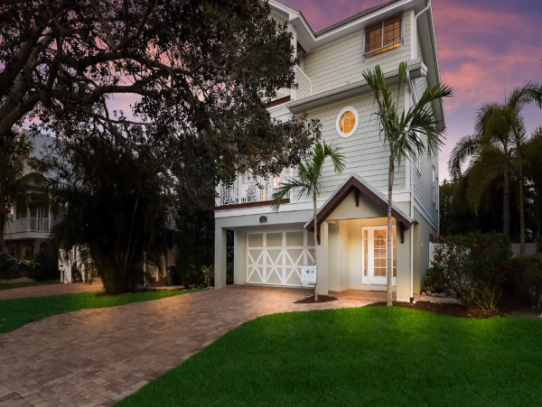 Anna Maria Gorgeous 6 Bedroom Pool Home