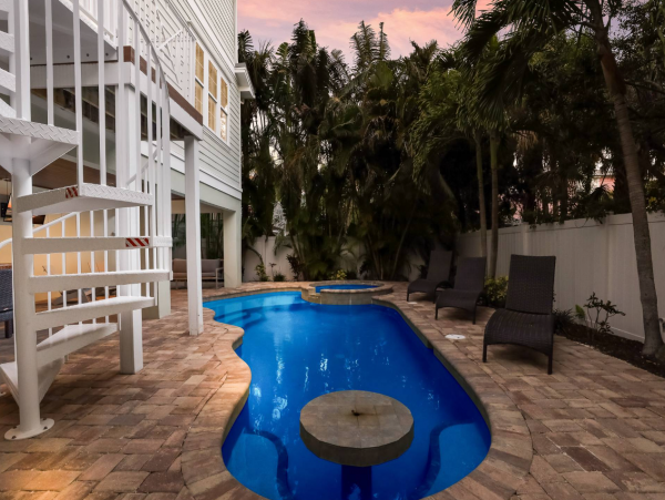 Anna Maria Gorgeous 6 Bedroom Pool Home