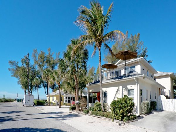 Anna Maria Island Holmes Beach Home 1011214