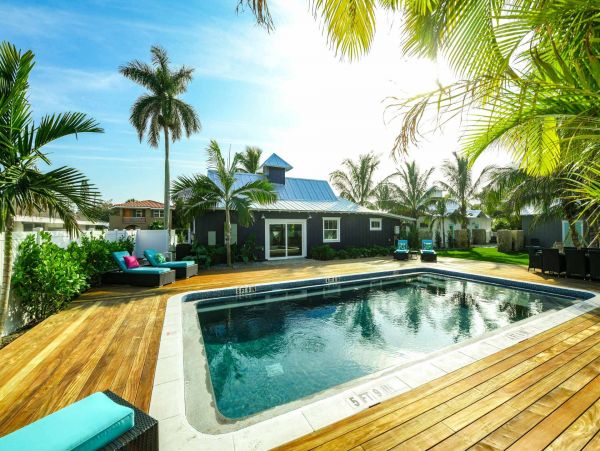 Charming Renovated Cottage Studio Stroll to Beach