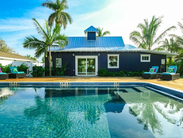 Charming Renovated Cottage Studio Stroll to Beach