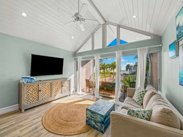Holmes Beach Vacation Condo Two Bedroom Gulf Views