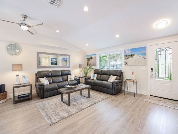 Anna Maria Island Holmes Beach Home 1011220