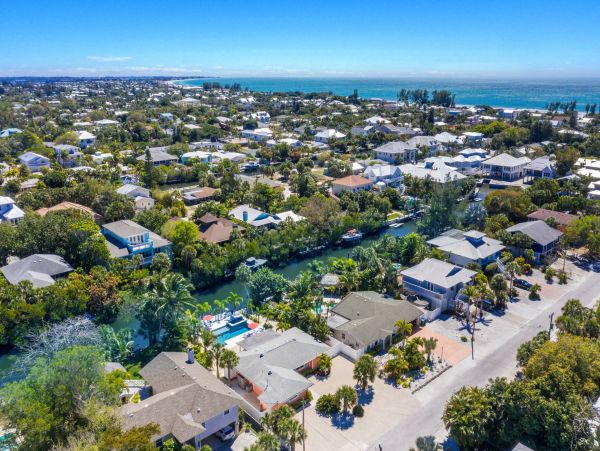 Anna Maria Island Holmes Beach Home 1011220