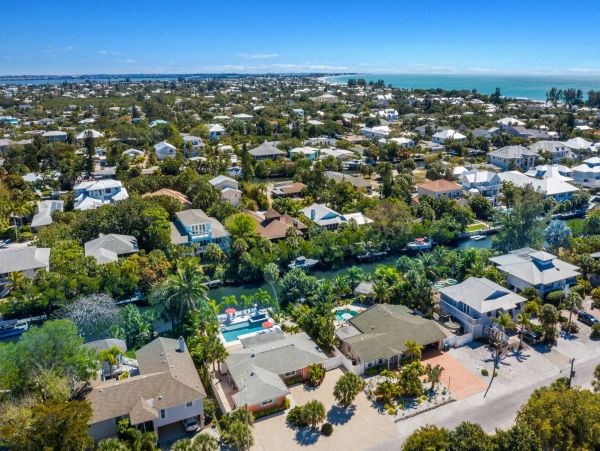 Anna Maria Island Holmes Beach Home 1011220