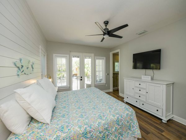 Holmes Beach Five Bedroom Beach Home With Private Pool