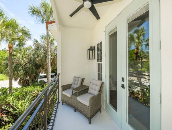 Holmes Beach Five Bedroom Beach Home With Private Pool