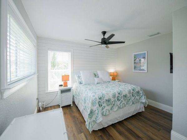 Holmes Beach Five Bedroom Beach Home With Private Pool
