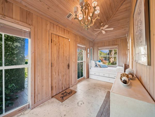 Anna Maria Island Holmes Beach Home 1011228