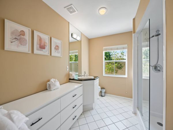 Anna Maria Island Holmes Beach Home 1011228
