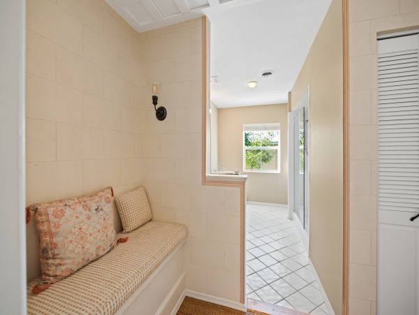 Anna Maria Island Holmes Beach Home 1011228