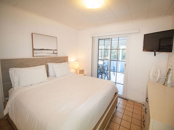 Holmes Beach Vacation Rental - Anna Maria Island Coastal Home