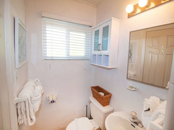 Holmes Beach Vacation Rental - Anna Maria Island Coastal Home