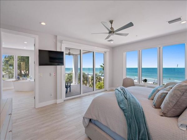Luxury Vacation Home with 4 Bedrooms in Indian Rocks Beach