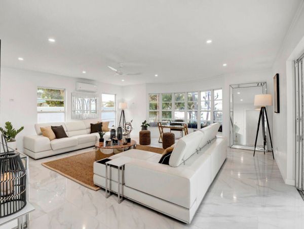 Modern Elegance Near Paradise with 5 Bedroom & Great Views