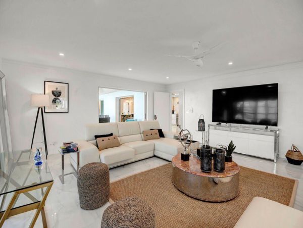 Modern Elegance Near Paradise with 5 Bedroom & Great Views
