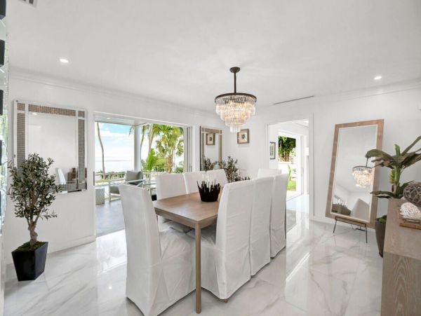 Modern Elegance Near Paradise with 5 Bedroom & Great Views
