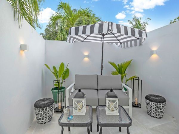 Modern Elegance Near Paradise with 5 Bedroom & Great Views