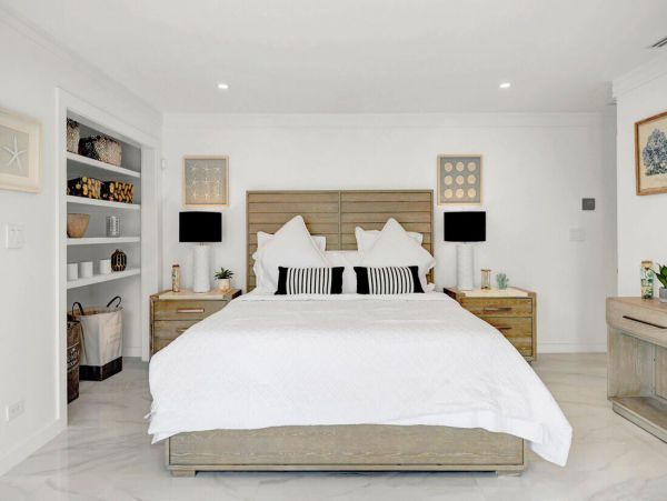 Modern Elegance Near Paradise with 5 Bedroom & Great Views