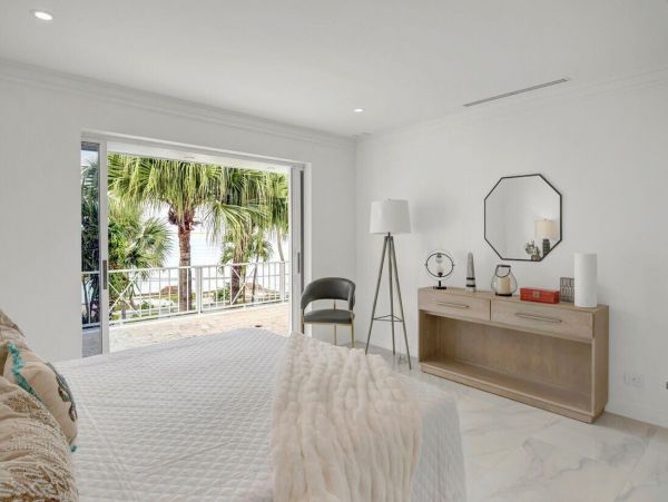 Modern Elegance Near Paradise with 5 Bedroom & Great Views