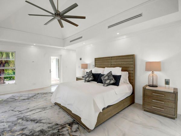 Modern Elegance Near Paradise with 5 Bedroom & Great Views