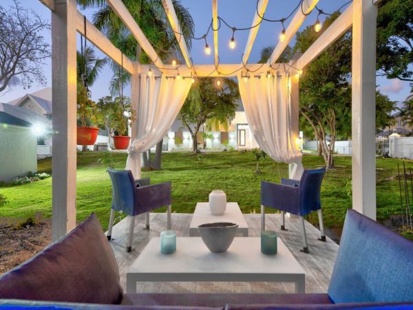 Modern Elegance Near Paradise with 5 Bedroom & Great Views