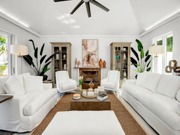 Modern Elegance Near Paradise with 5 Bedroom & Great Views