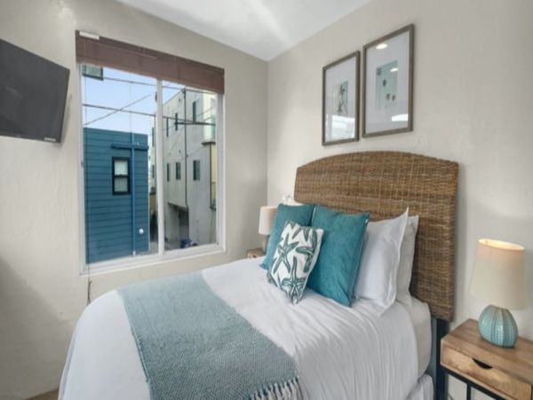 San Diego Two Bedroom Home Sleeps 5 Guests