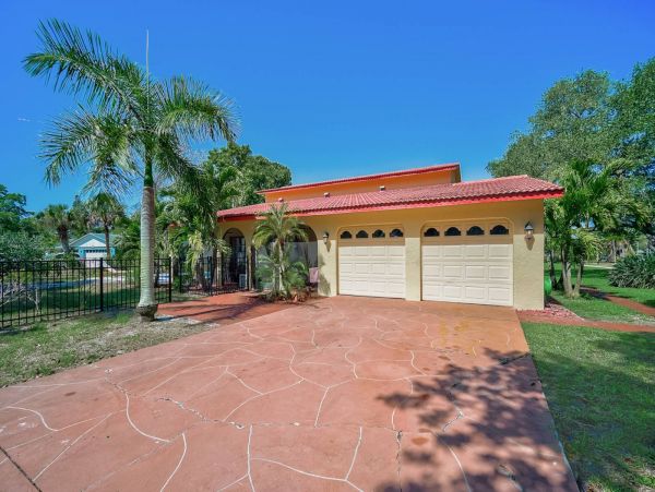 Anna Maria Island Holmes Beach Home 1011263