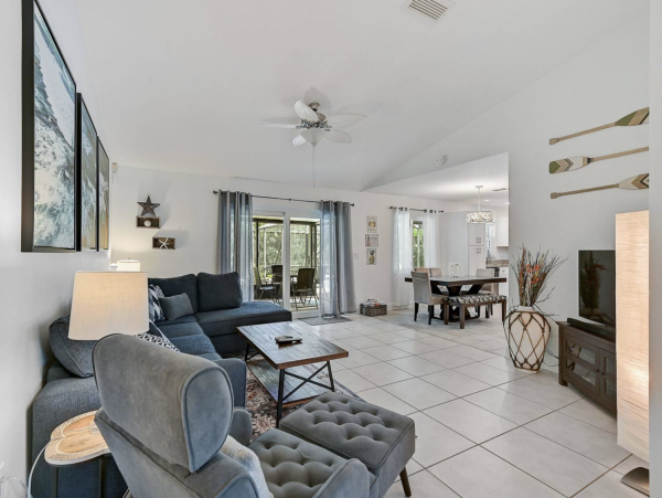 Stunning  Bradenton Vacation Pool Home Call Today