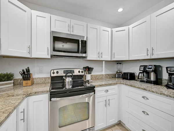 Stunning  Bradenton Vacation Pool Home Call Today