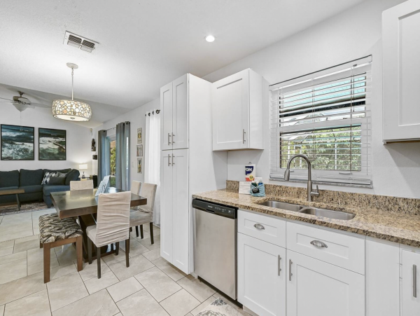 Stunning  Bradenton Vacation Pool Home Call Today
