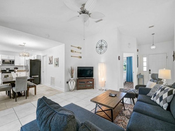 Stunning  Bradenton Vacation Pool Home Call Today