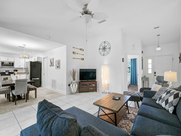 Stunning  Bradenton Vacation Pool Home Call Today