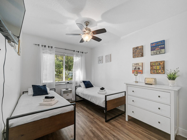 Stunning  Bradenton Vacation Pool Home Call Today