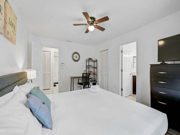 Stunning  Bradenton Vacation Pool Home Call Today