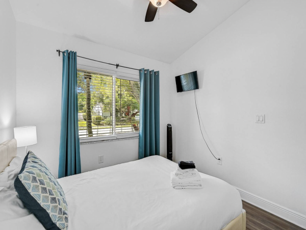 Stunning  Bradenton Vacation Pool Home Call Today